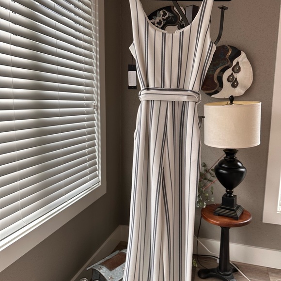 NWT Black Tape Comfortable  Jumpsuit. - Picture 3 of 6